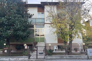 CASA SEMINDIPENDENTE A FANO