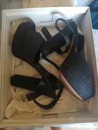 Decollete aperte  con zeppa e cinturino caviglia 