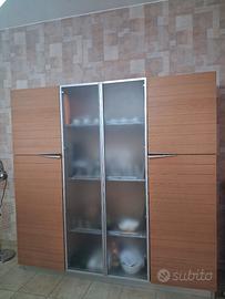 Credenza cucina 4 ante in legno con vetrate centra
