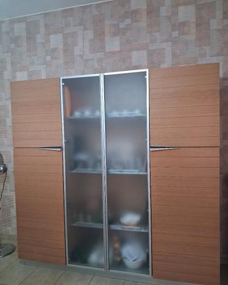 Credenza cucina 4 ante in legno con vetrate centra