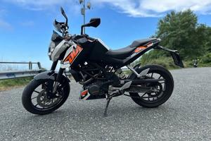 KTM DUKE 200 - Arancione e bianca