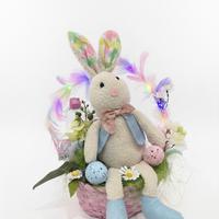 Centro tavola pasquale artigianale con coniglio