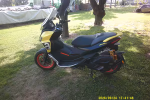 aprilia sr gt 200