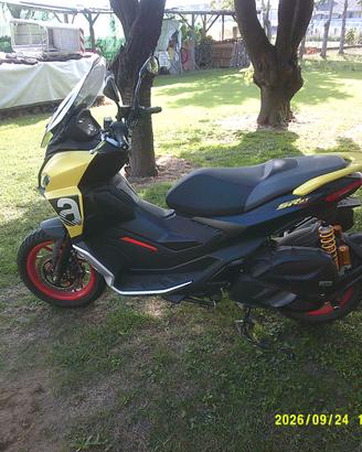 aprilia sr gt 200