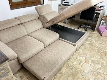 Divano letto con penisola e contenitore