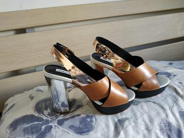 Emanuelle Vee sandali