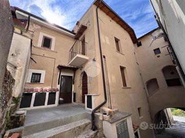 3 LOCALI A LUCOLI