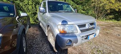 Mitsubishi pajero
