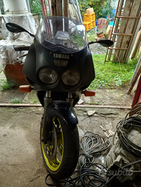 Yamaka fzr 1000cc 1990
