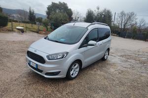 Ford tourneo courier