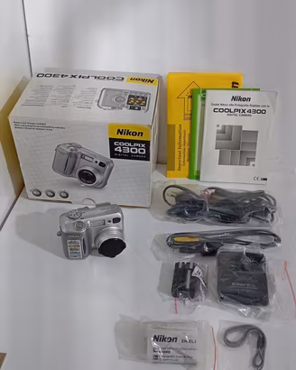 Nikon Coolpix 4300 Vintage KIT COMPLETO Boxato