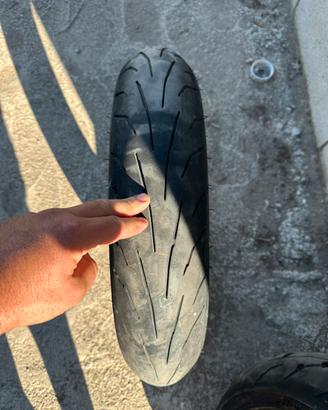 Gomme moto