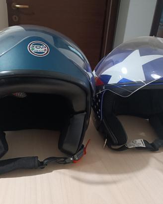 Due caschi scooter