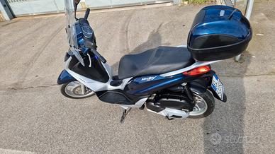 Piaggio Medley 150 I Get abs