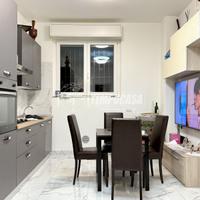 TRE LOCALI COMPLETAMENTE RISTRUTTURATO!! STABILE R