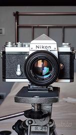 Nikon F +Pozzetto Originale e adattatore flash