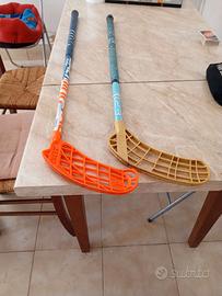 Due mazze per giocare a unihockey