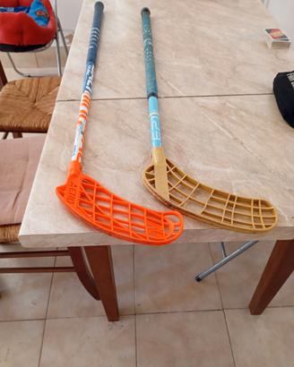 Due mazze per giocare a unihockey