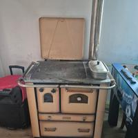 Stufa a legna con forno