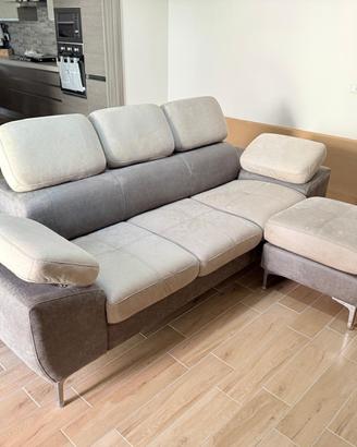 Divano 3 posti con pouf+ poggiatesta regolabili.