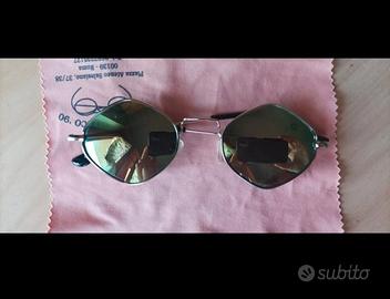 Occhiali a specchio, color verde, forma rombo