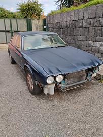 Jaguar xj8.     ricambi
