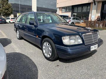 MERCEDES E 250 D Station Wagon 20 Valvole Rara