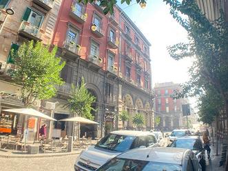 Via duomo - locale comm.le