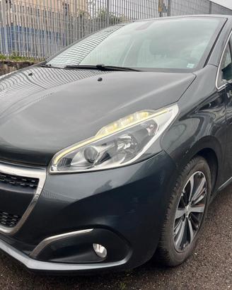 Peugeot 208 PureTech 82 5p. GPL Allure