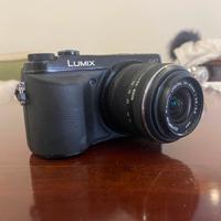 Panasonic Lumix GX7 con Olympus digital 14-42 mm