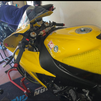 Yamaha R1 solo pista