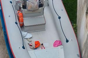 Gommone 5,60 senza motore