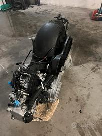 Motore + Ricambi Beverly 300 2024 13.000km