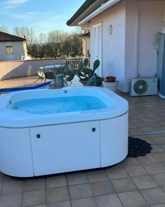 Vasca Idromassaggio Jacuzzi