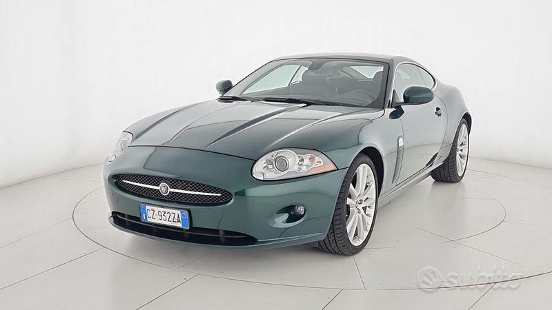 Jaguar XK8/XKR (X105)