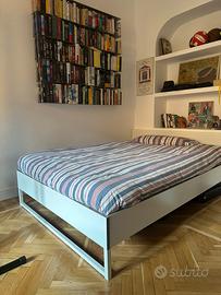 Letto 1piazza e  mezzo in laminato bianco