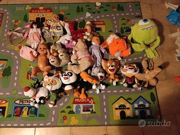 peluches e bambolotti giochi per bambini 