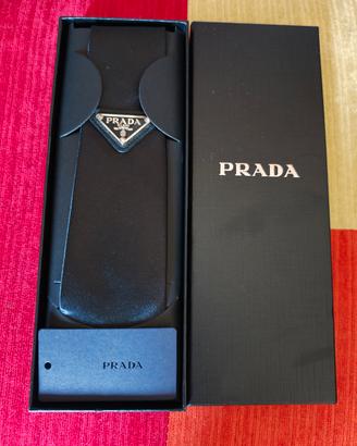 Cravatta nera con logo Prada