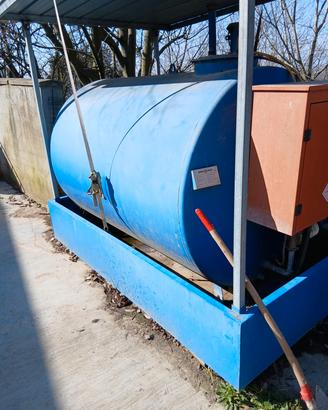 Cisterna gasolio da 3000 litri con tettoia