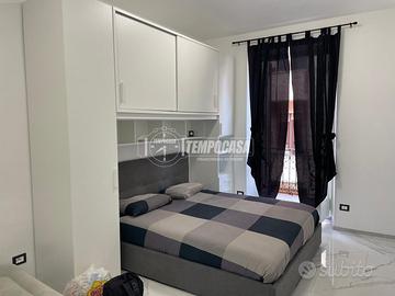 MONOLOCALE COMPLETAMENTE RISTRUTTURATO CON BOX AUT