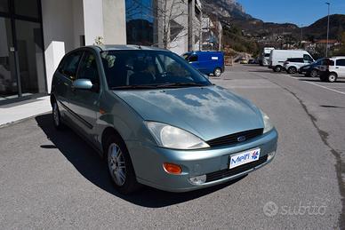 Ford Focus 1.8i 16V cat 5p. Ghia