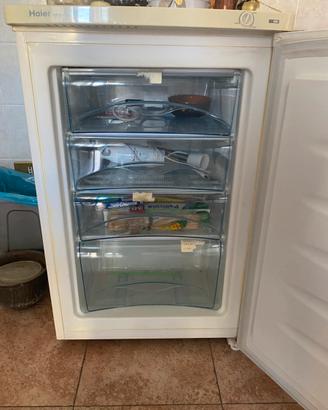 Freezer verticale Haier HFN136