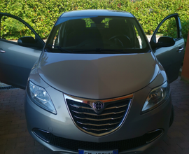 Lancia Y gold 2012