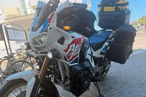 CRF1100L Africa Twin DCT 2026 con Tris Valige