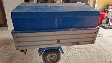 Carrello con gancio traino