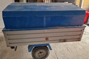 Carrello con gancio traino