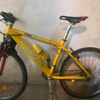 Bicicletta Kastle Traction 900