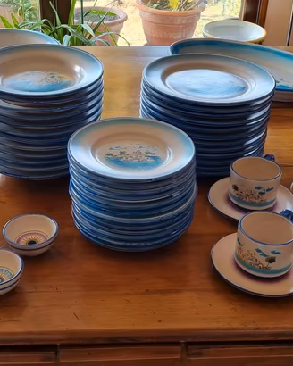 Servizio di piatti in ceramica di Vietri