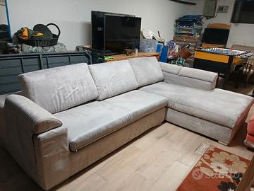 Divano angolare come nuovo