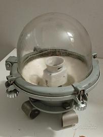 lampada da nave vintage 